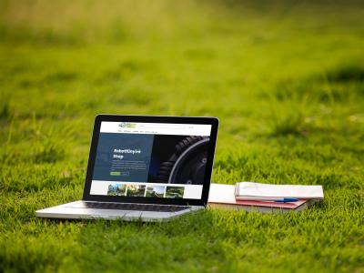 Total Studio instagram