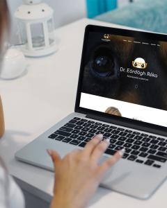 Total Studio instagram