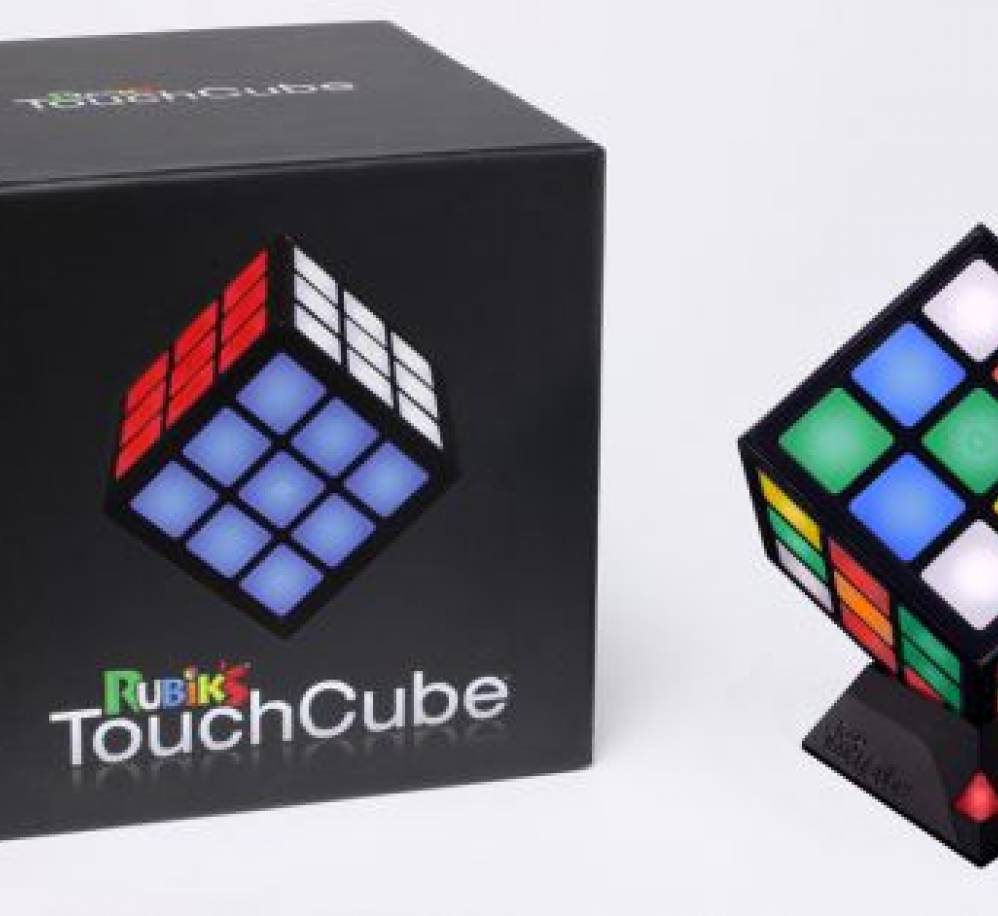 Megvették az első hazai digitális Rubik kockát