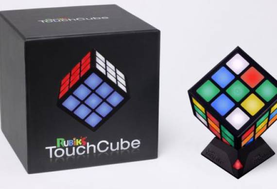 Megvették az első hazai digitális Rubik kockát
